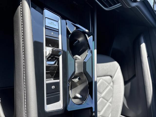2026 Volkswagen Atlas Cross Sport SE with Technology