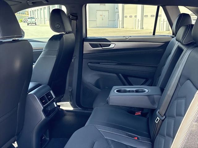 2026 Volkswagen Atlas Cross Sport SE with Technology