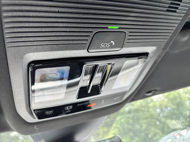2026 Volkswagen Atlas Cross Sport SE with Technology