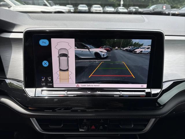 2026 Volkswagen Atlas Cross Sport SE with Technology