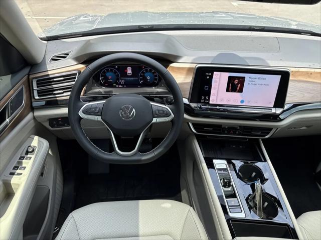 2026 Volkswagen Atlas SE with Technology
