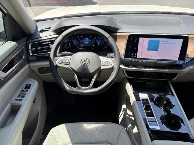 2026 Volkswagen Atlas SE with Technology