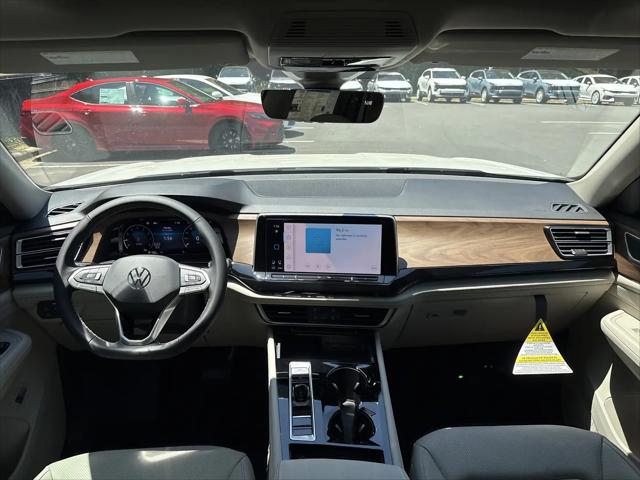 2026 Volkswagen Atlas SE with Technology
