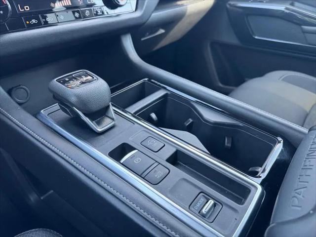 2025 Nissan Pathfinder SV FWD