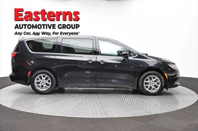 2024 Chrysler Voyager LX