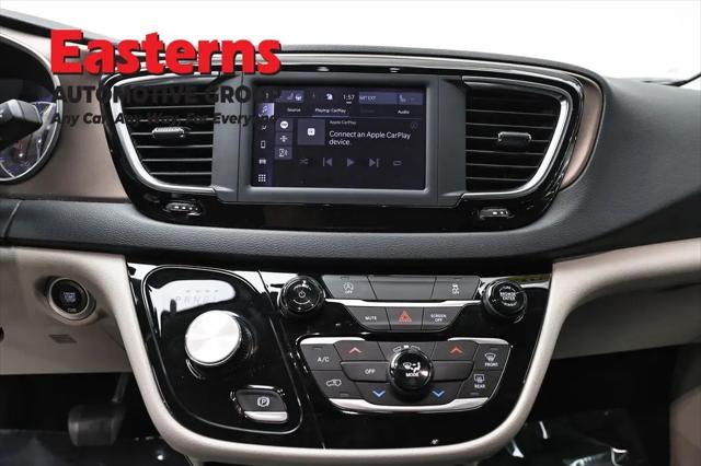 2024 Chrysler Voyager LX