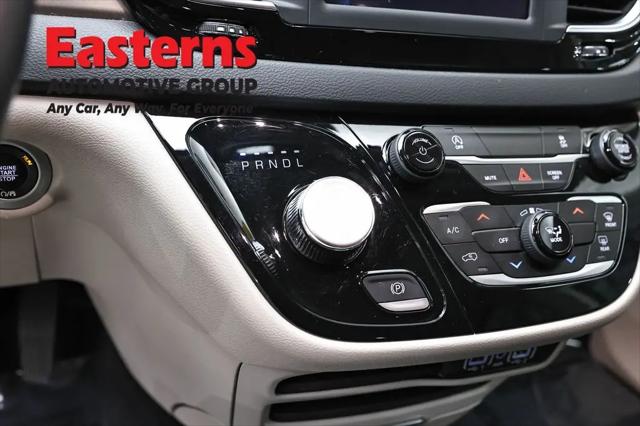 2024 Chrysler Voyager LX