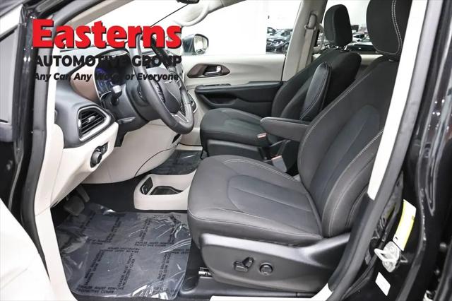 2024 Chrysler Voyager LX