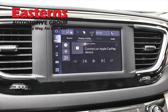 2024 Chrysler Voyager LX