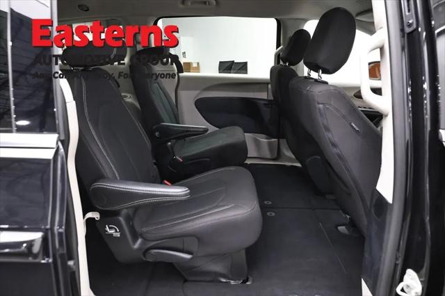 2024 Chrysler Voyager LX