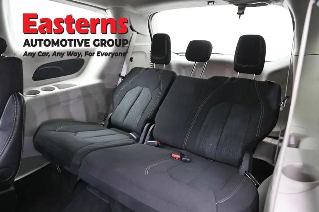 2024 Chrysler Voyager LX