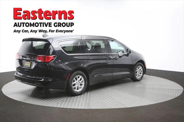 2024 Chrysler Voyager LX