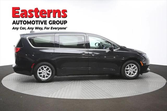 2024 Chrysler Voyager LX