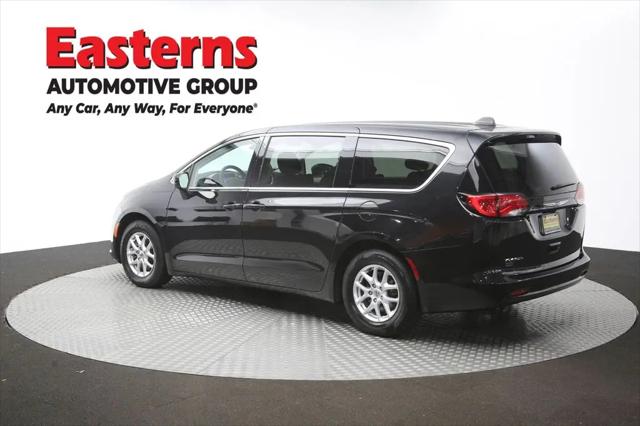 2024 Chrysler Voyager LX