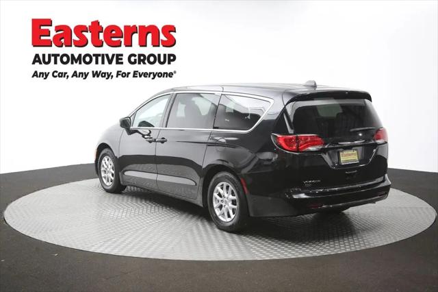 2024 Chrysler Voyager LX