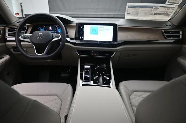 2026 Volkswagen Atlas SE with Technology