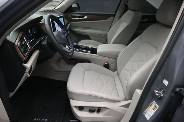 2026 Volkswagen Atlas SE with Technology