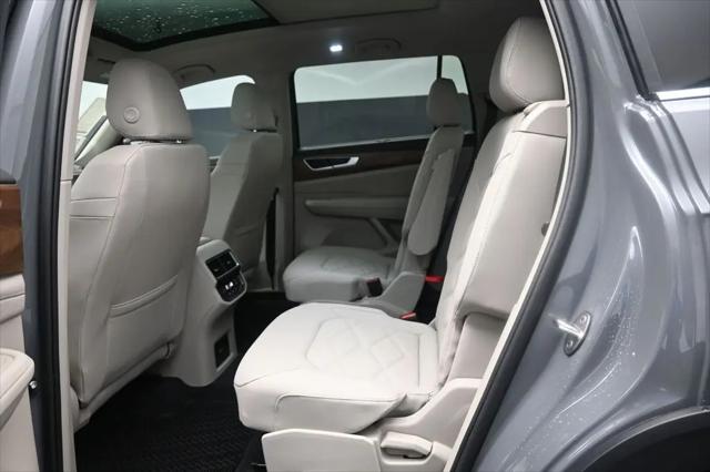 2026 Volkswagen Atlas SE with Technology