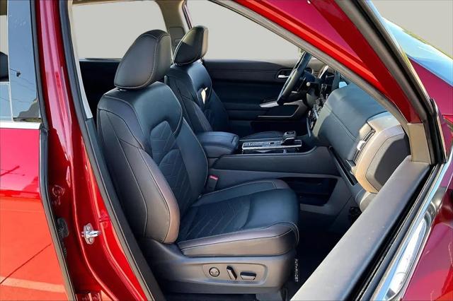 2025 Nissan Pathfinder Platinum FWD