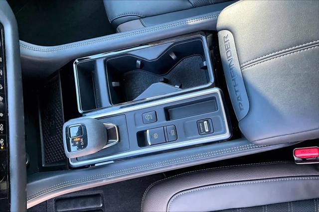2025 Nissan Pathfinder Platinum FWD