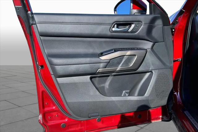 2025 Nissan Pathfinder Platinum FWD