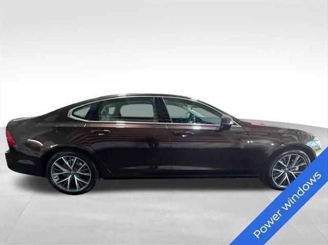 2018 Volvo S90 T6 Momentum