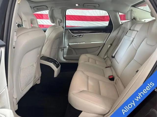 2018 Volvo S90 T6 Momentum