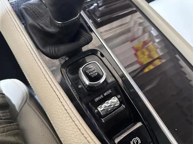 2018 Volvo S90 T6 Momentum