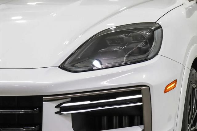 2025 Porsche Cayenne E-Hybrid Turbo