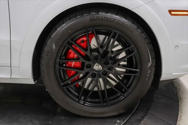 2025 Porsche Cayenne E-Hybrid Turbo