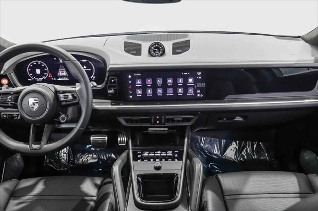 2025 Porsche Cayenne E-Hybrid Turbo