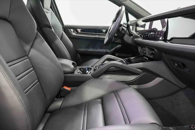 2025 Porsche Cayenne E-Hybrid Turbo