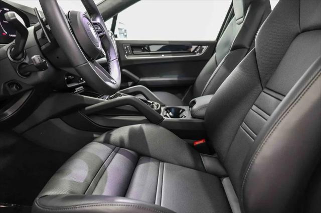 2025 Porsche Cayenne E-Hybrid Turbo