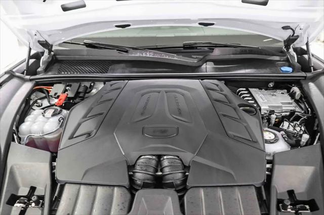 2025 Porsche Cayenne E-Hybrid Turbo