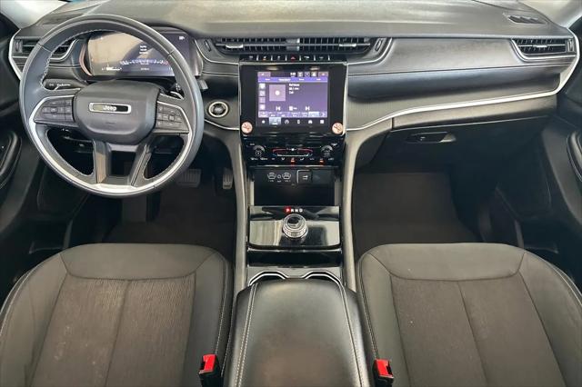 2023 Jeep Grand Cherokee L Laredo 4x4