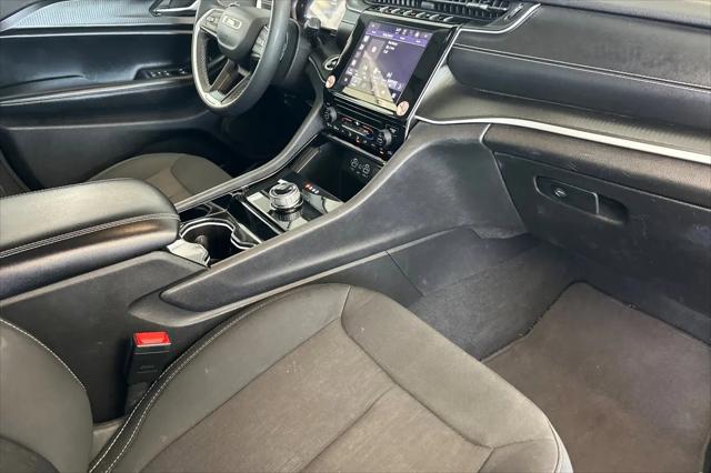 2023 Jeep Grand Cherokee L Laredo 4x4
