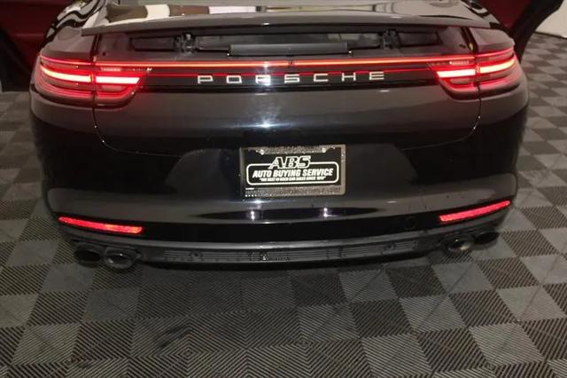 2018 Porsche Panamera Panamera