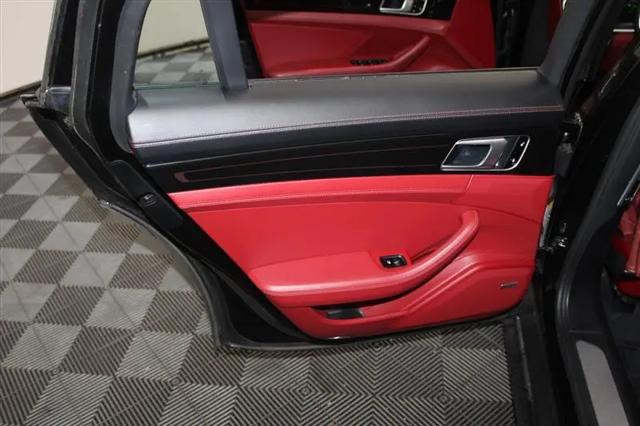 2018 Porsche Panamera Panamera