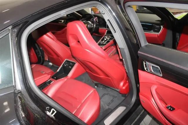 2018 Porsche Panamera Panamera