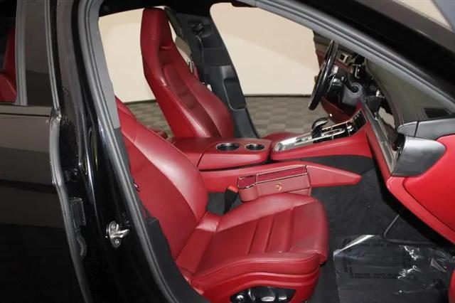 2018 Porsche Panamera Panamera