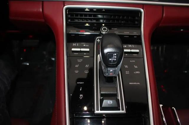 2018 Porsche Panamera Panamera