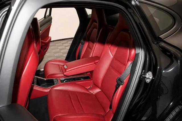 2018 Porsche Panamera Panamera