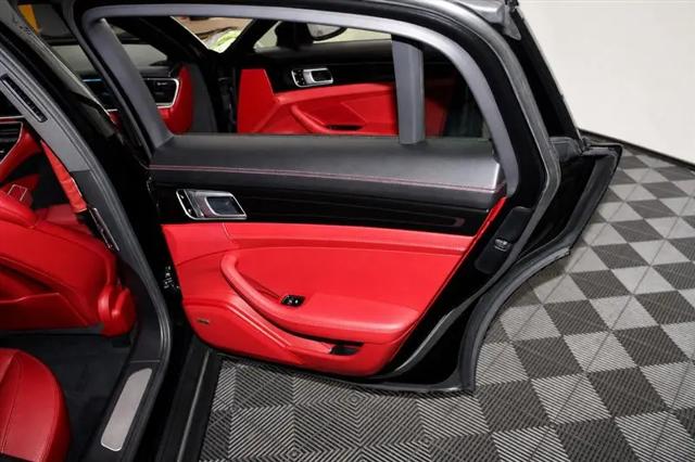 2018 Porsche Panamera Panamera