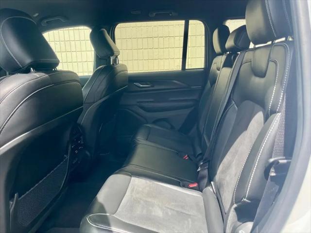 2025 Jeep Grand Cherokee Altitude 4x4