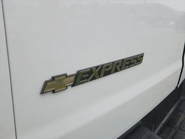 2023 Chevrolet Express Cargo Van RWD 2500 Extended Wheelbase WT