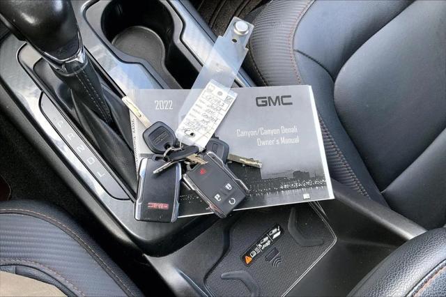 2022 GMC Canyon 4WD Crew Cab Short Box AT4 - Leather