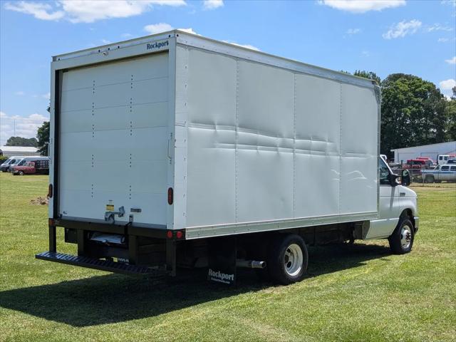 2023 Ford E-350 Cutaway Base