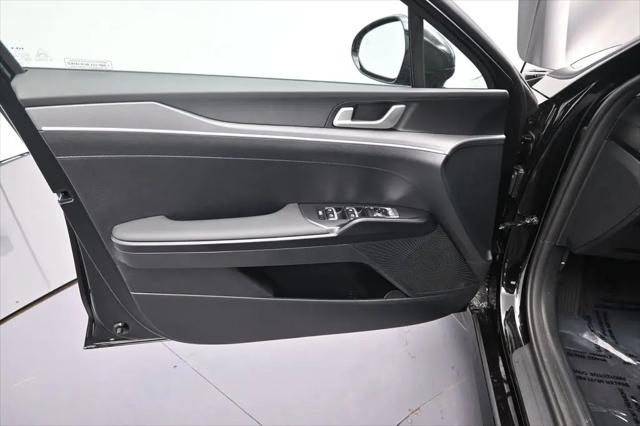 2026 Kia K5 LXS FWD