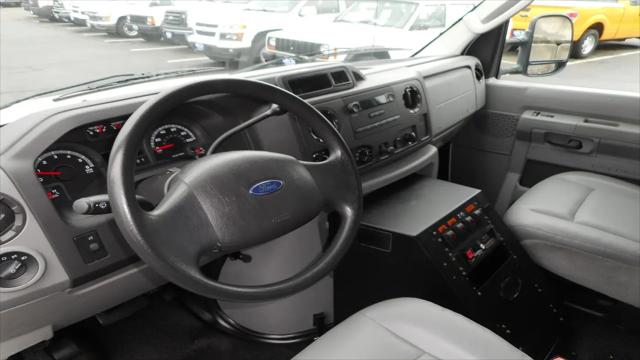 2009 Ford E-350 Super Duty Recreational