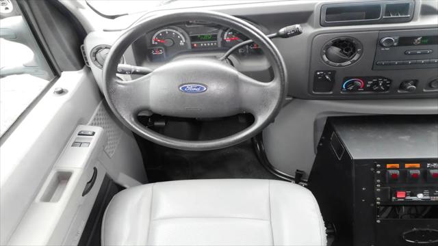 2009 Ford E-350 Super Duty Recreational